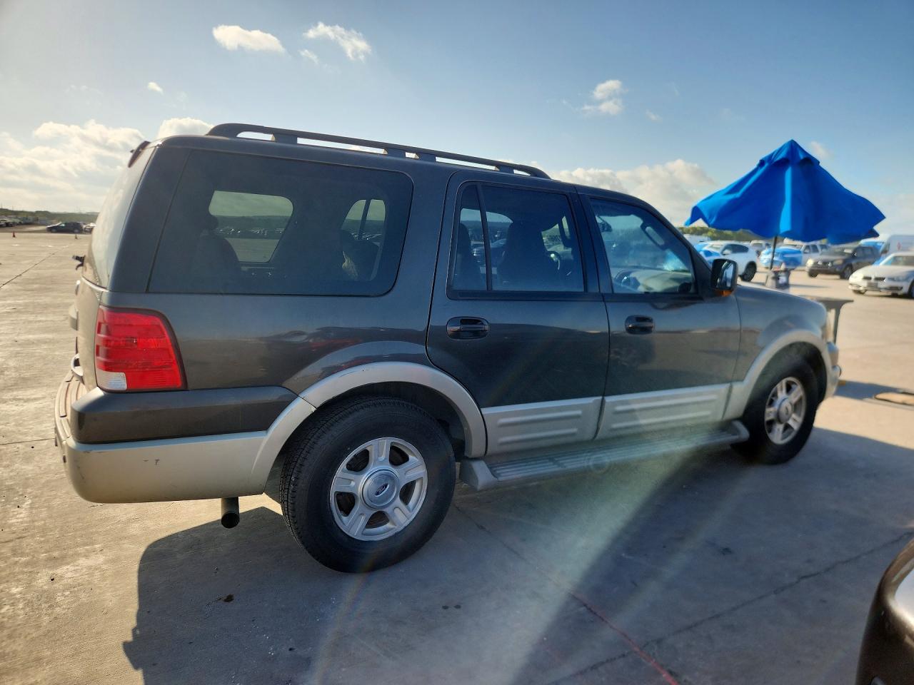 2005 Ford Expedition Eddie Bauer Gray vin: 1FMPU17505LA87796