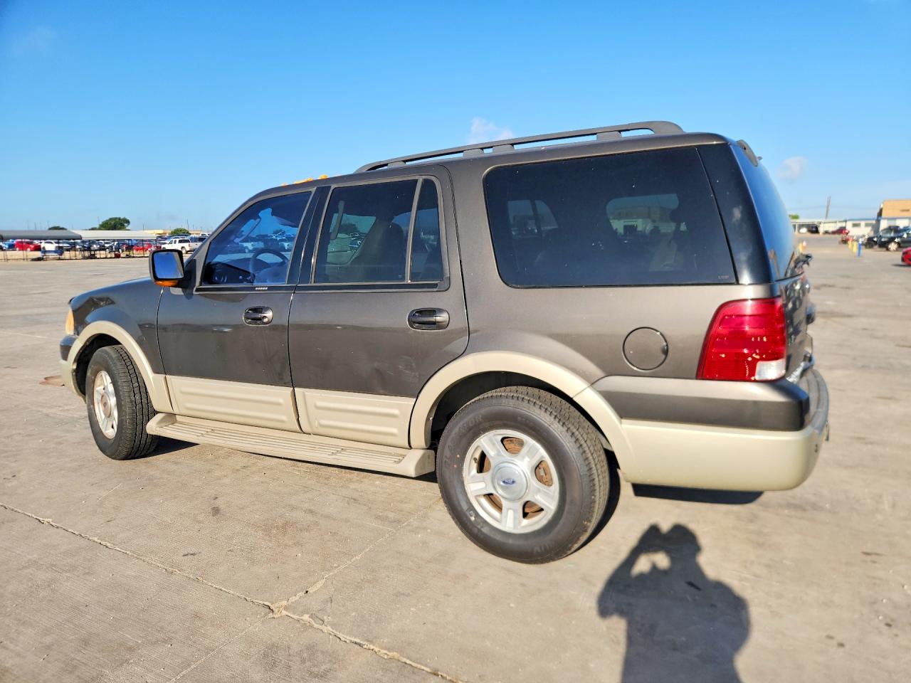 2005 Ford Expedition Eddie Bauer Gray vin: 1FMPU17505LA87796