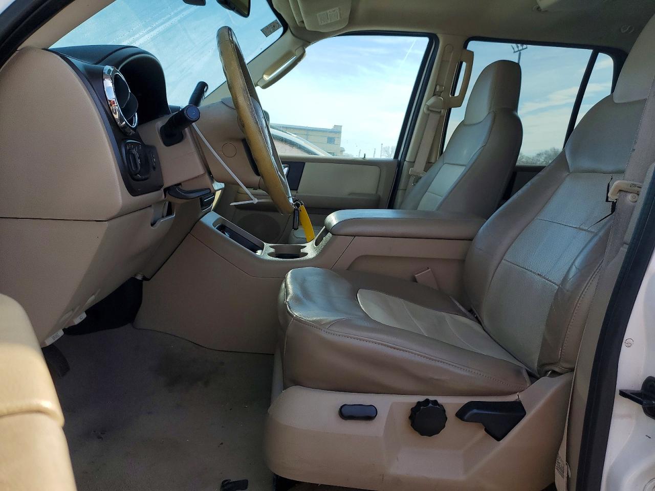 2006 Ford Expedition Eddie Bauer Белый vin: 1FMPU17536LA87762