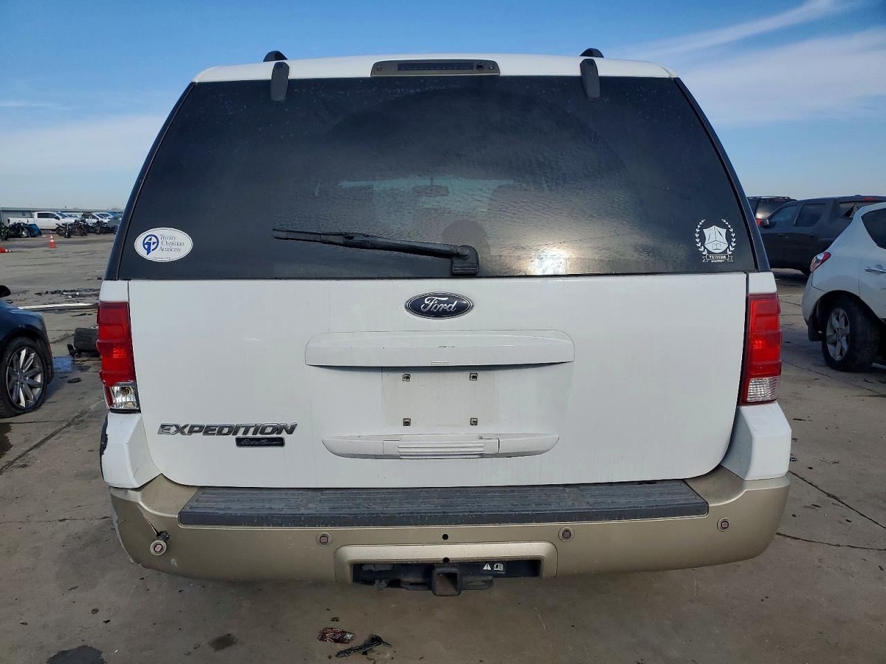 2006 Ford Expedition Eddie Bauer Белый vin: 1FMPU17536LA87762