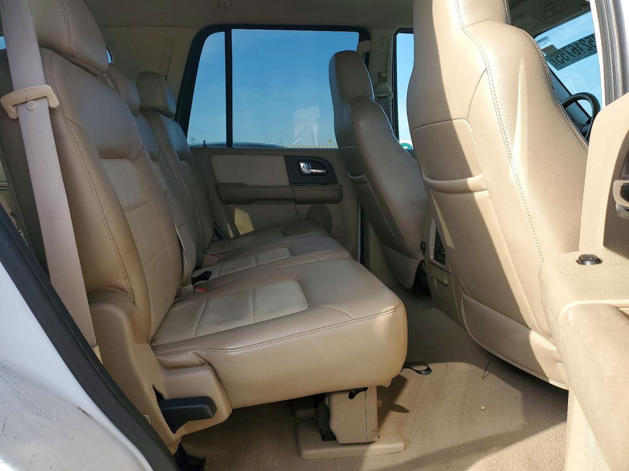 2006 Ford Expedition Eddie Bauer Белый vin: 1FMPU17536LA87762