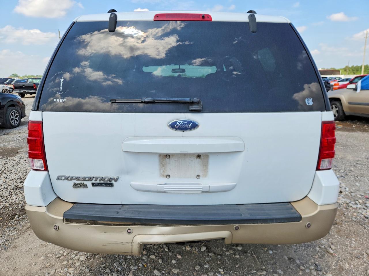 2006 Ford Expedition Eddie Bauer White vin: 1FMPU17556LB00222
