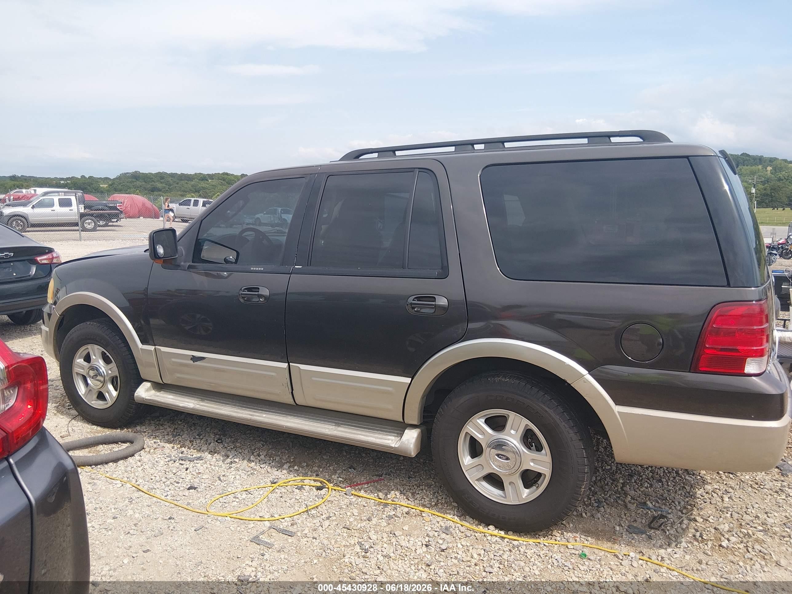 2005 Ford Expedition Eddie Bauer/king Ranch Gray vin: 1FMPU17575LA13436