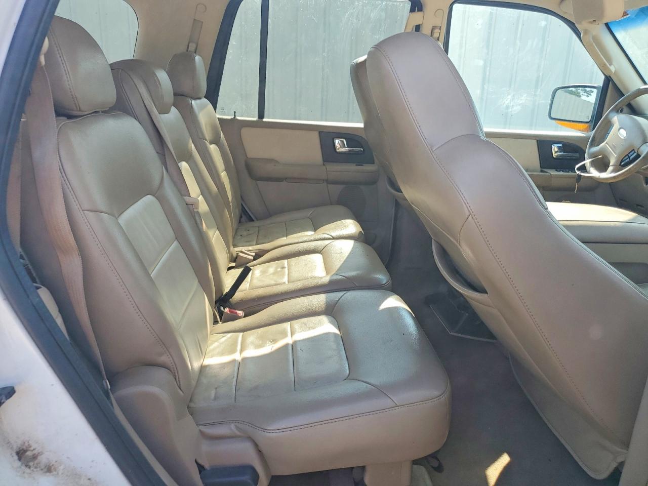 2005 Ford Expedition Eddie Bauer White vin: 1FMPU17585LA59924