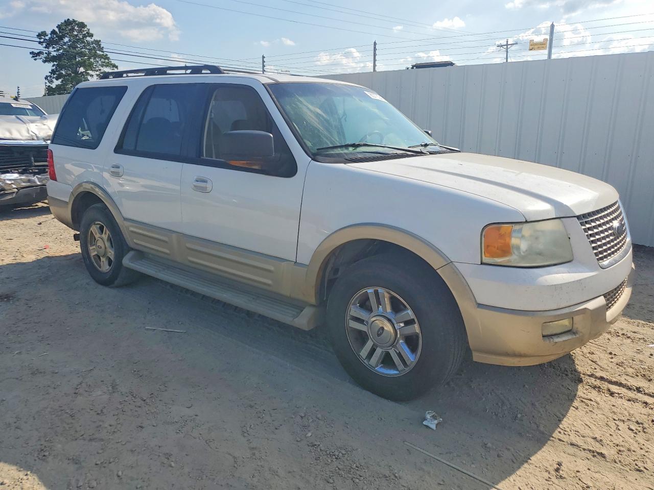 2005 Ford Expedition Eddie Bauer White vin: 1FMPU17585LA59924