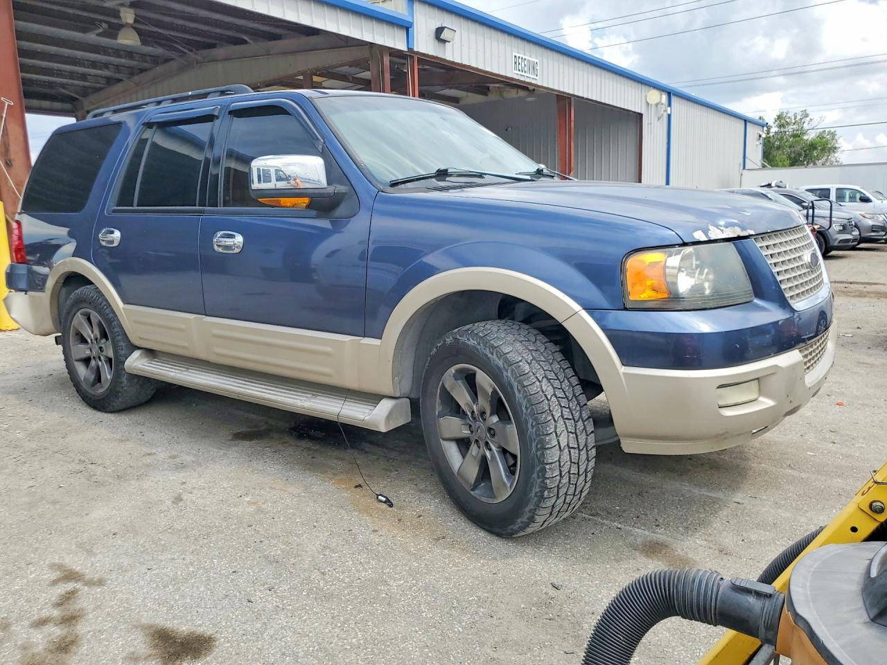 2006 Ford Expedition Eddie Bauer Two Tone vin: 1FMPU17586LA43921