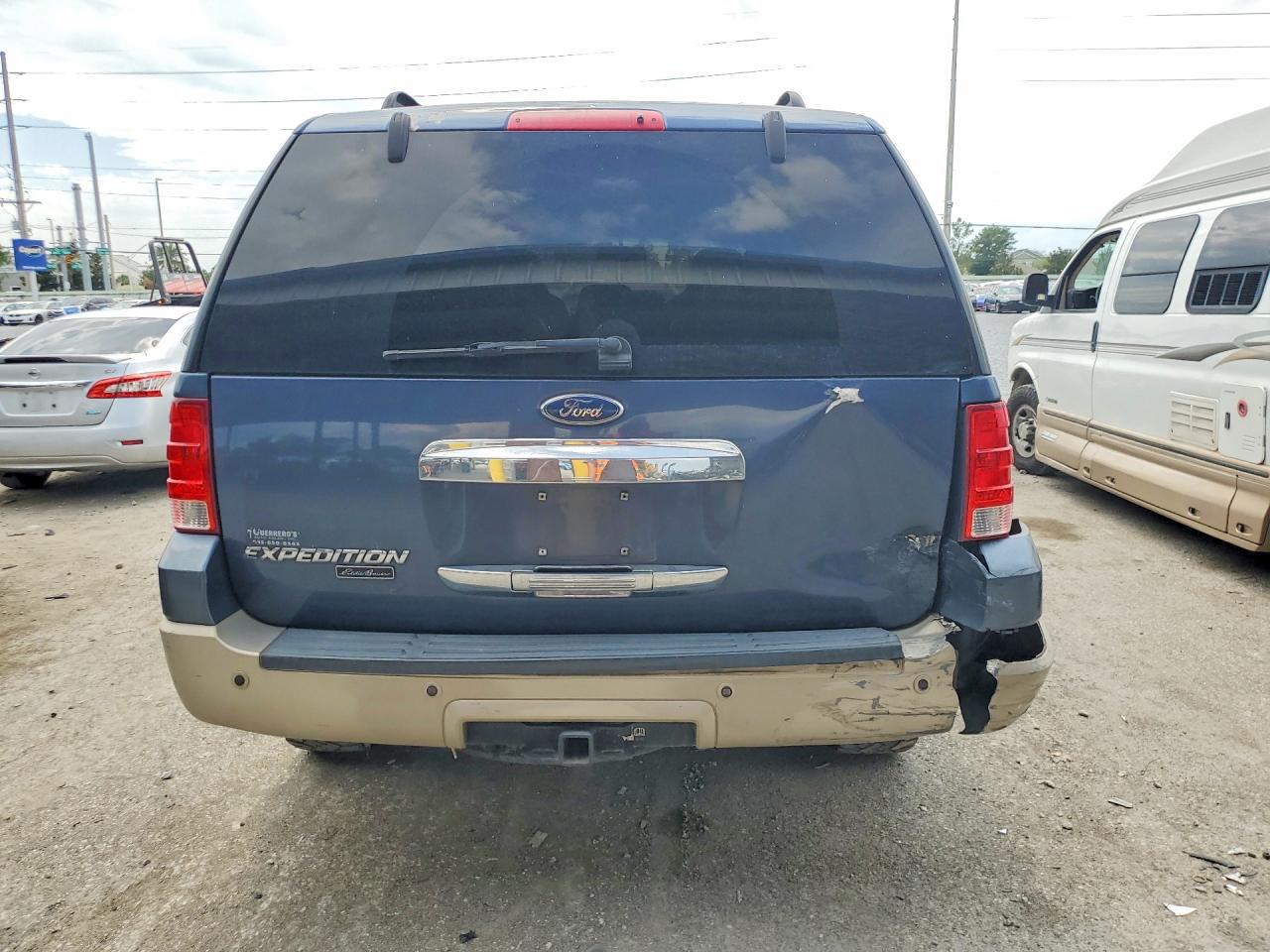 2006 Ford Expedition Eddie Bauer Two Tone vin: 1FMPU17586LA43921