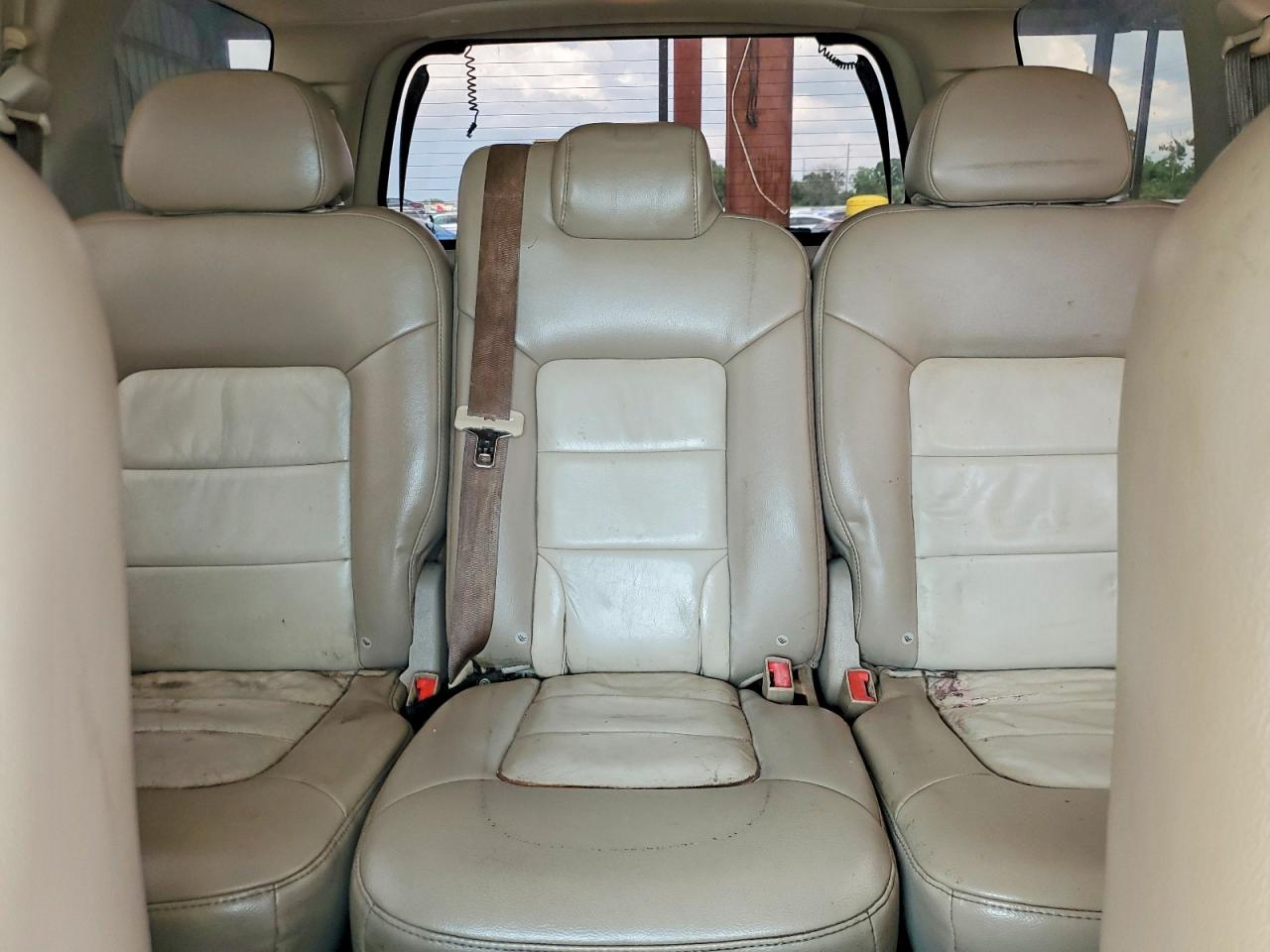 2006 Ford Expedition Eddie Bauer Two Tone vin: 1FMPU17586LA43921