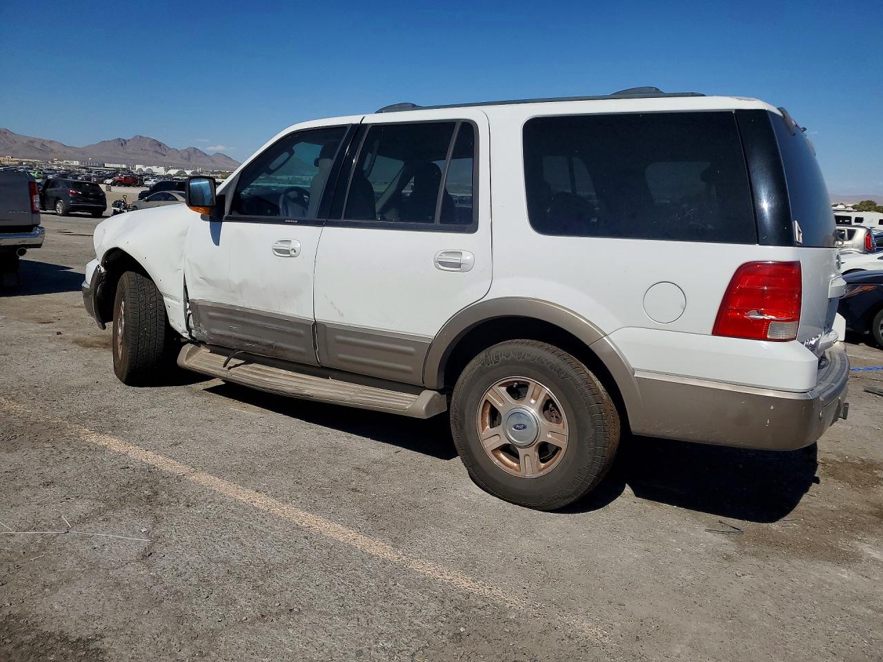 2004 Ford Expedition Eddie Bauer White vin: 1FMPU17L24LB18429