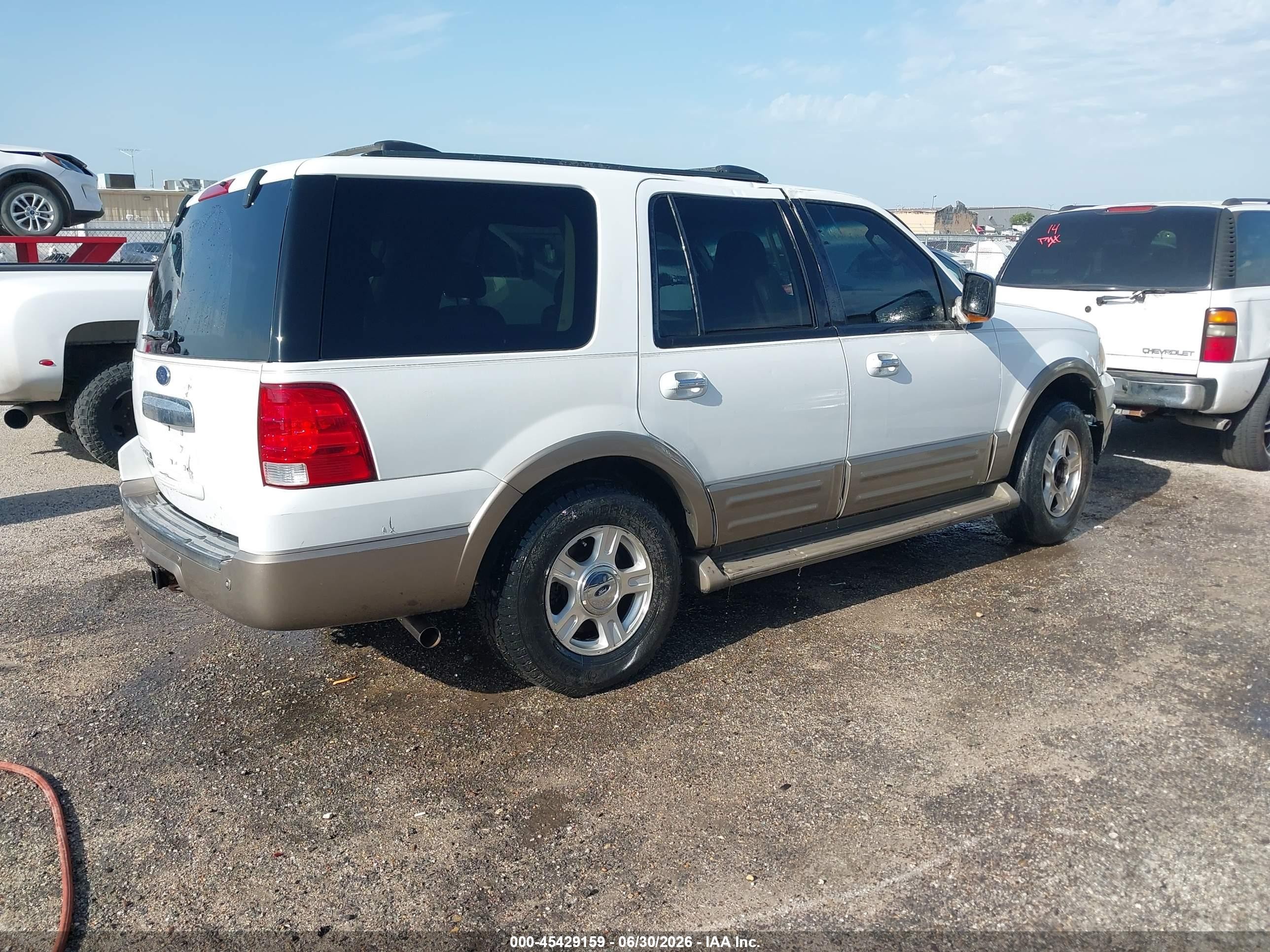 2004 Ford Expedition Eddie Bauer White vin: 1FMPU17L64LA75441