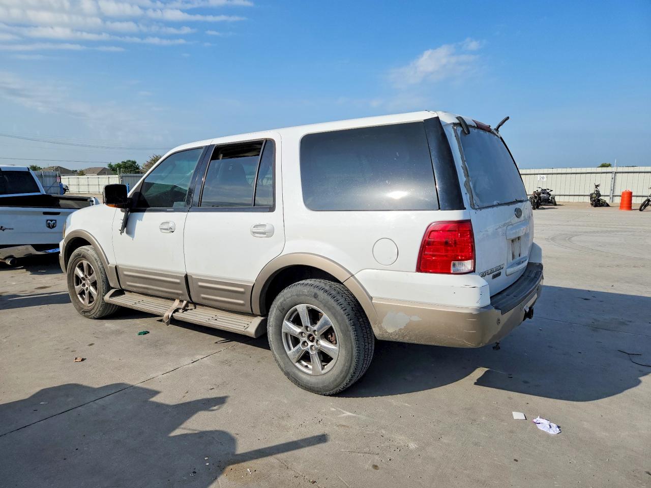 2003 Ford Expedition Eddie Bauer White vin: 1FMPU17L73LC56756