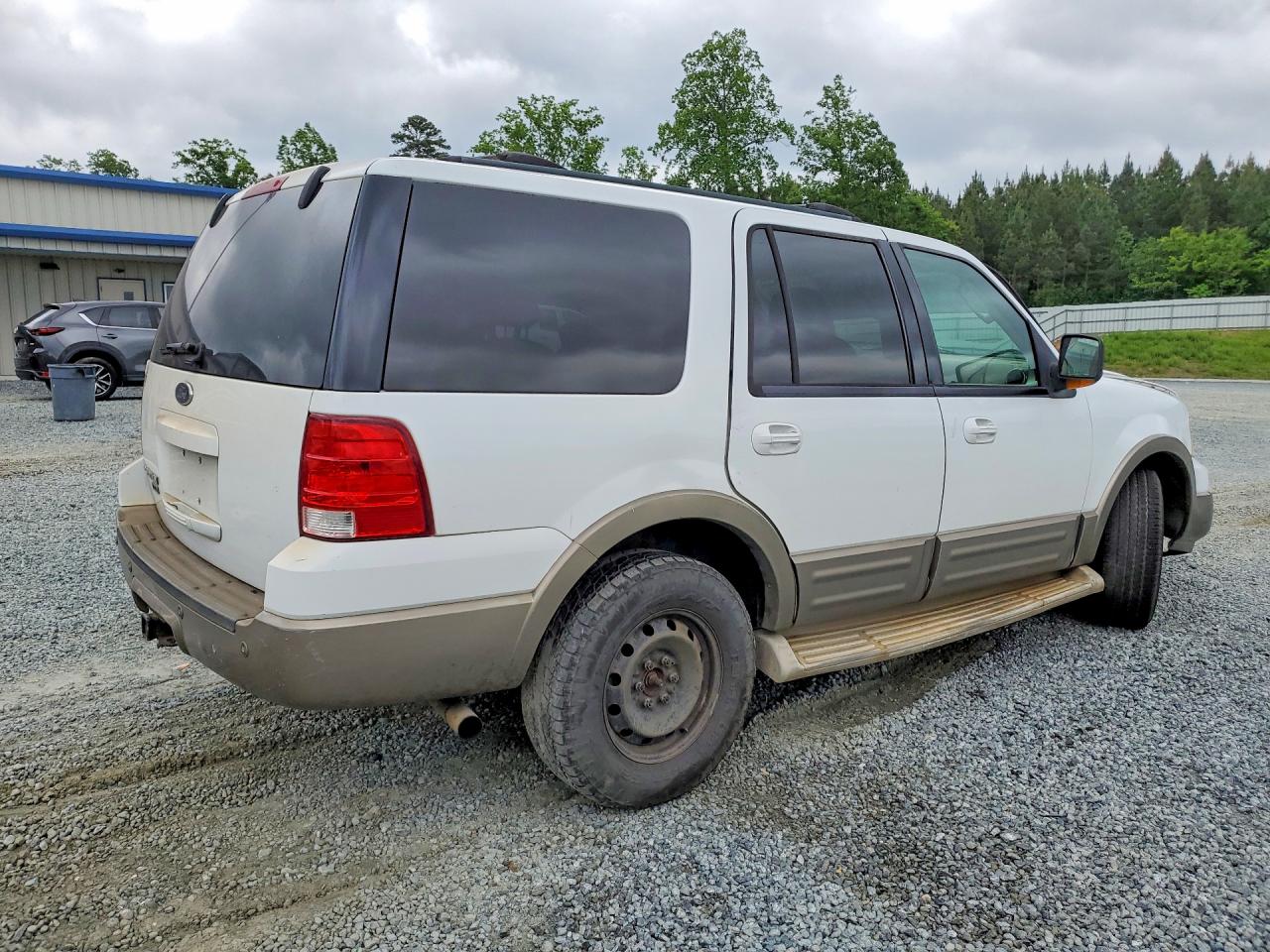 2004 Ford Expedition Eddie Bauer White vin: 1FMPU17L94LB09744