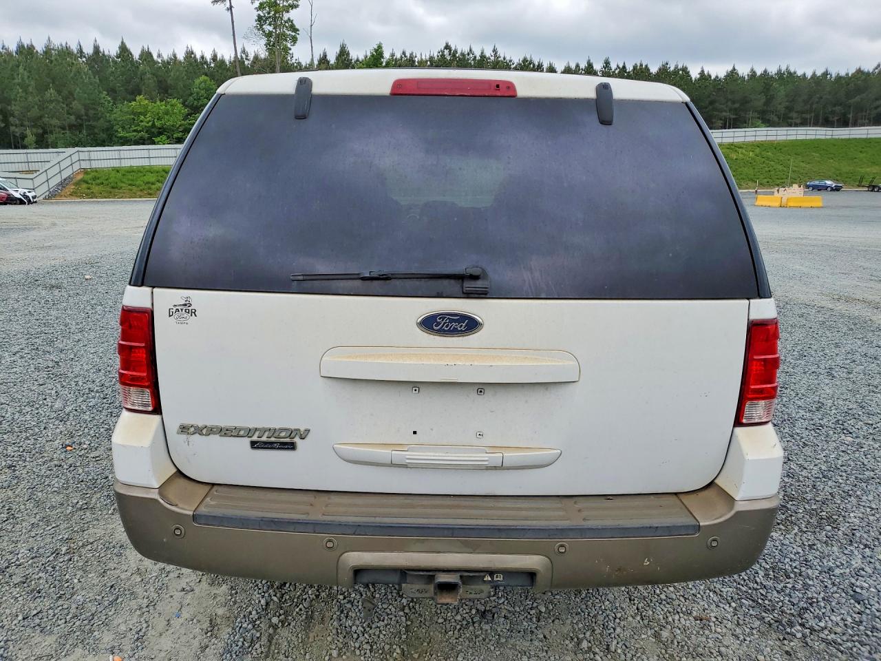 2004 Ford Expedition Eddie Bauer White vin: 1FMPU17L94LB09744