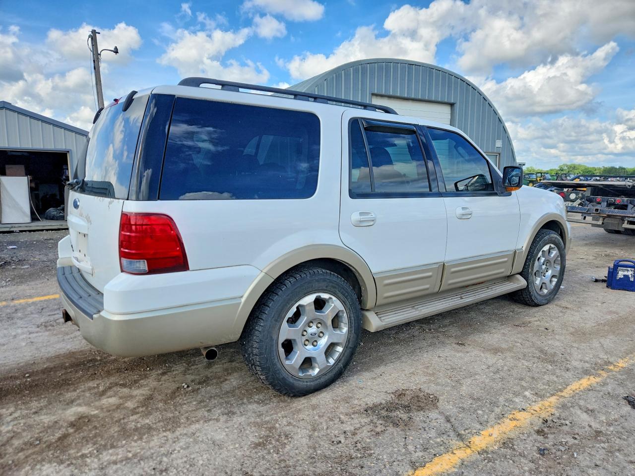 2006 Ford Expedition Eddie Bauer Белый vin: 1FMPU18526LA13411