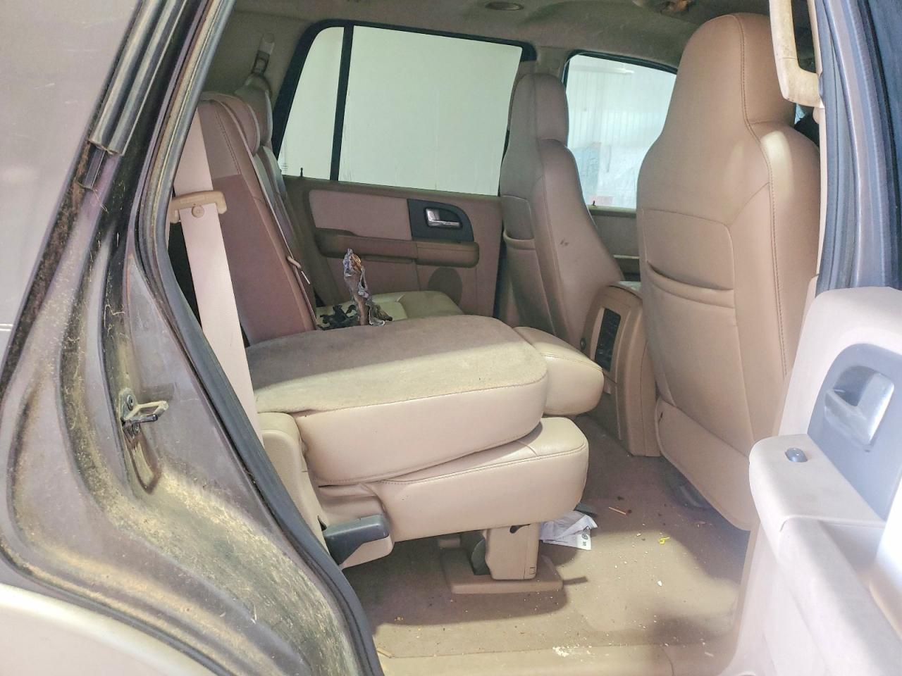 2005 Ford Expedition Eddie Bauer Gray vin: 1FMPU185X5LB00083