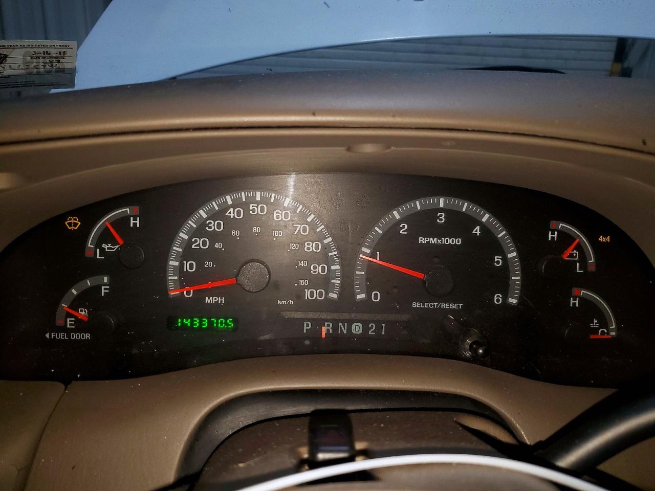 2000 Ford Expedition Eddie Bauer White vin: 1FMPU18L1YLC35746