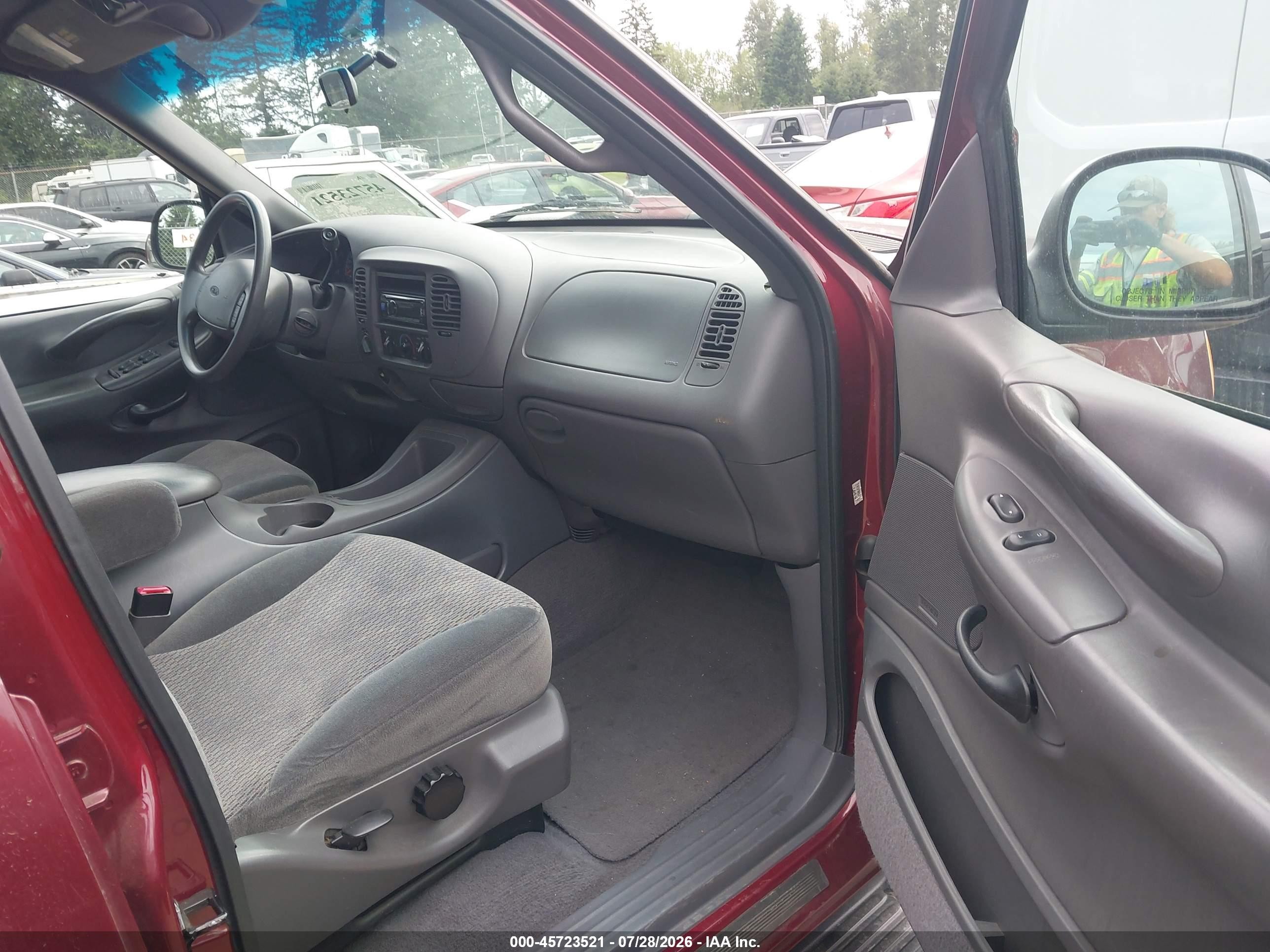 1999 Ford Expedition Eddie Bauer/xlt Red vin: 1FMPU18L3XLA67526