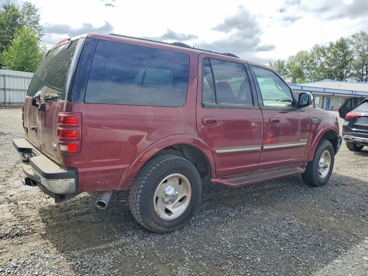 1999 Ford Expedition Maroon vin: 1FMPU18L4XLB72575
