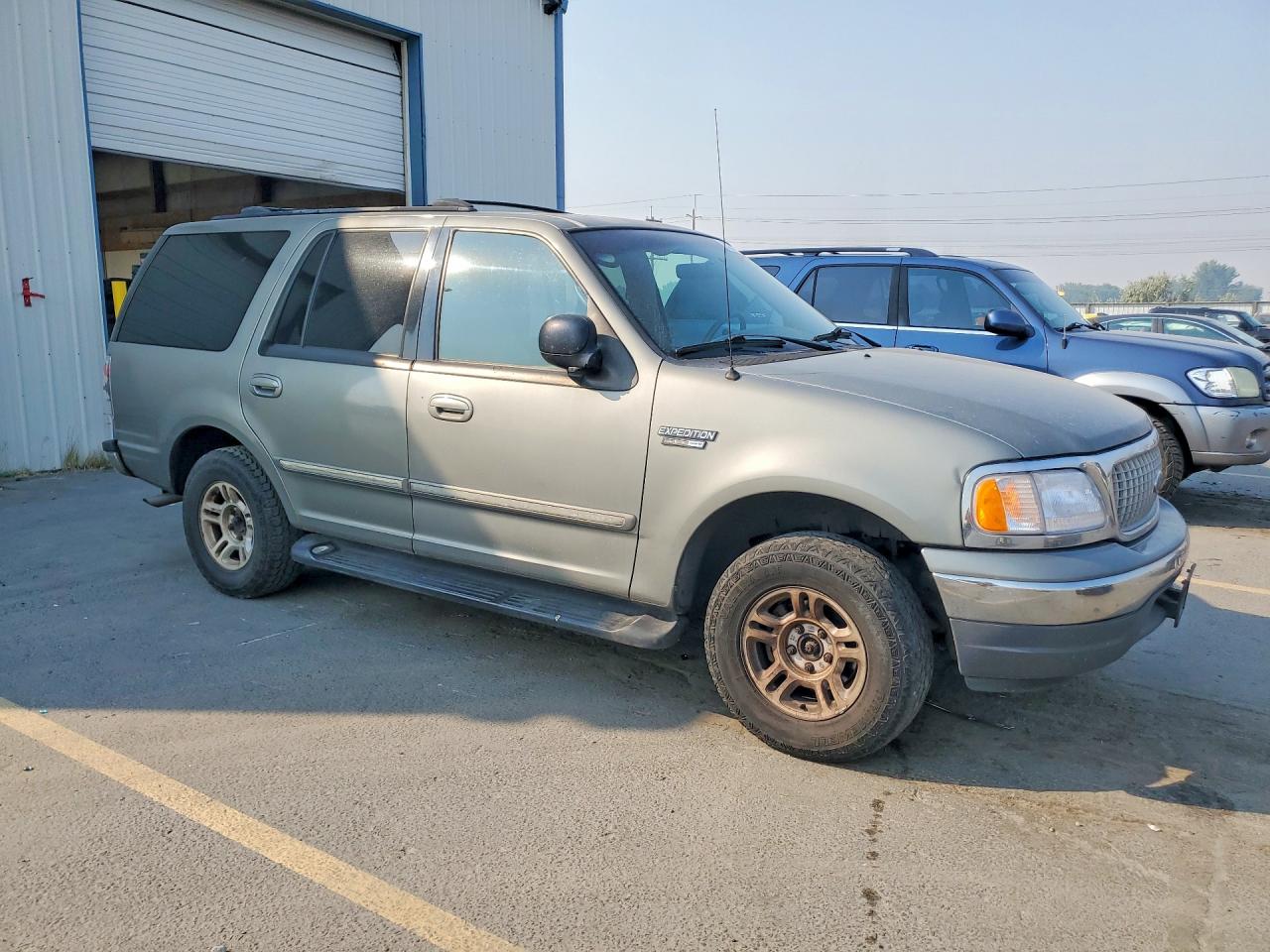 1999 Ford Expedition Gray vin: 1FMPU18L4XLB73824