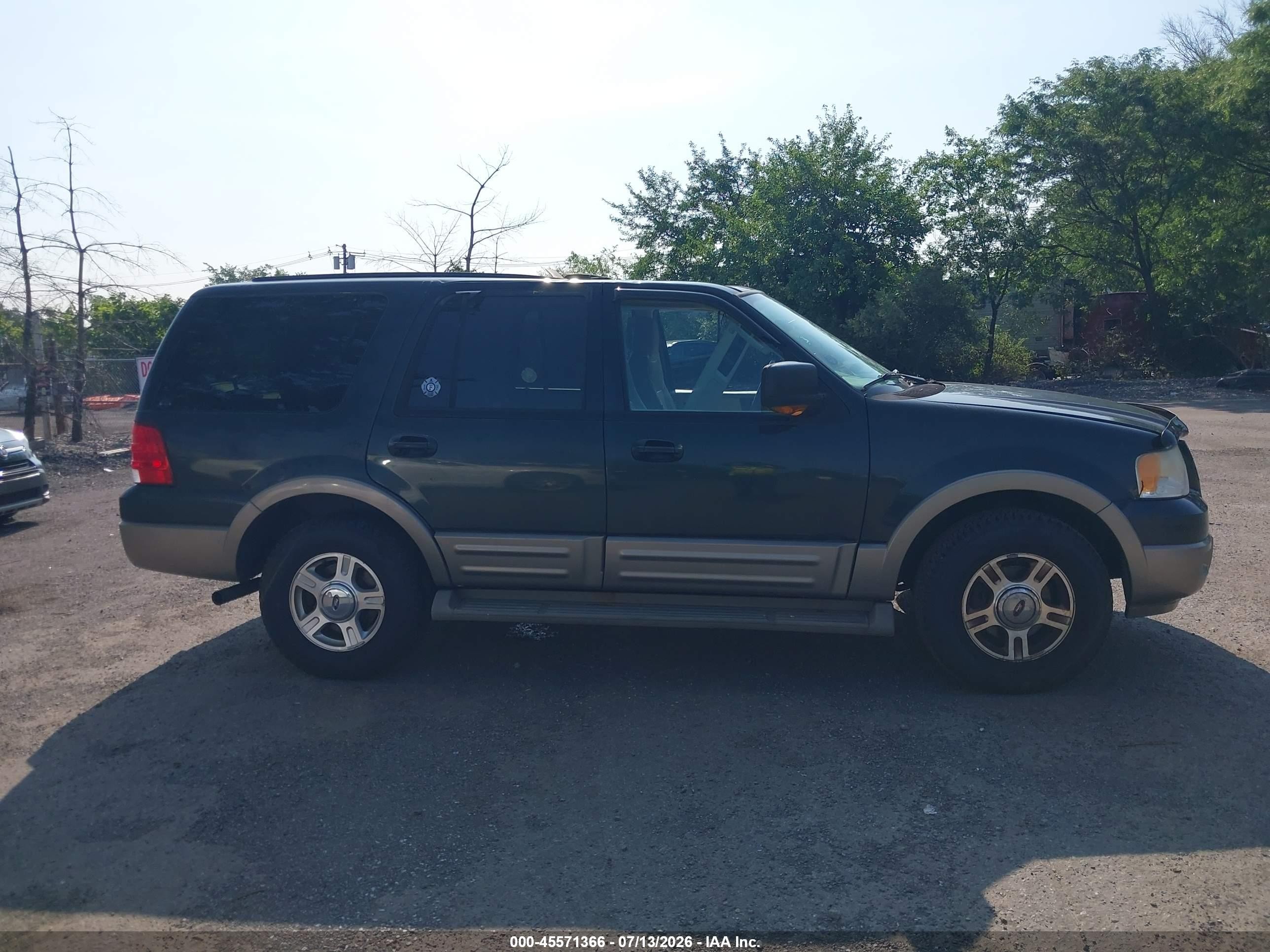 2004 Ford Expedition Eddie Bauer Green vin: 1FMPU18L54LA54854