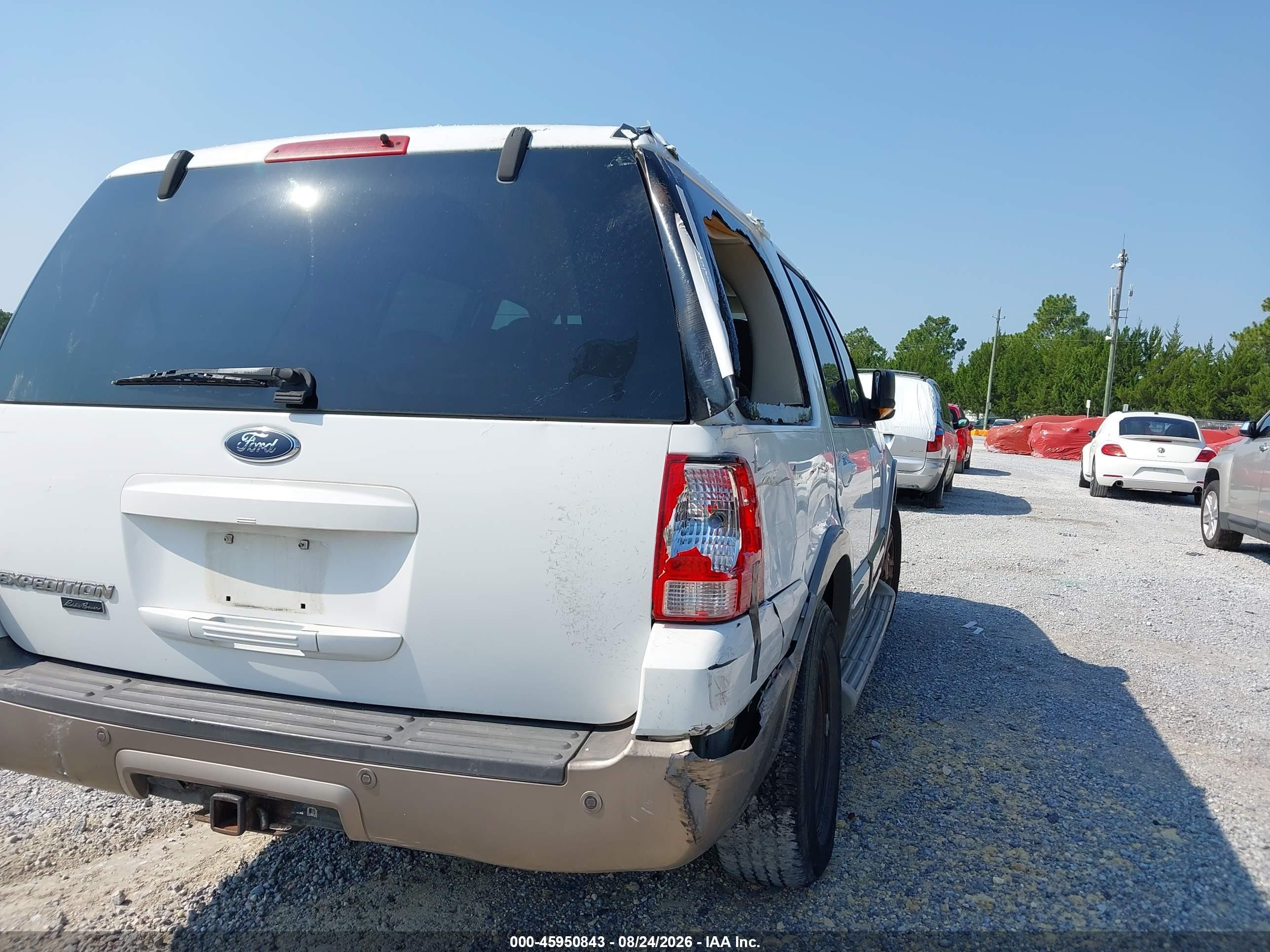 2004 Ford Expedition Eddie Bauer White vin: 1FMPU18L54LB80745