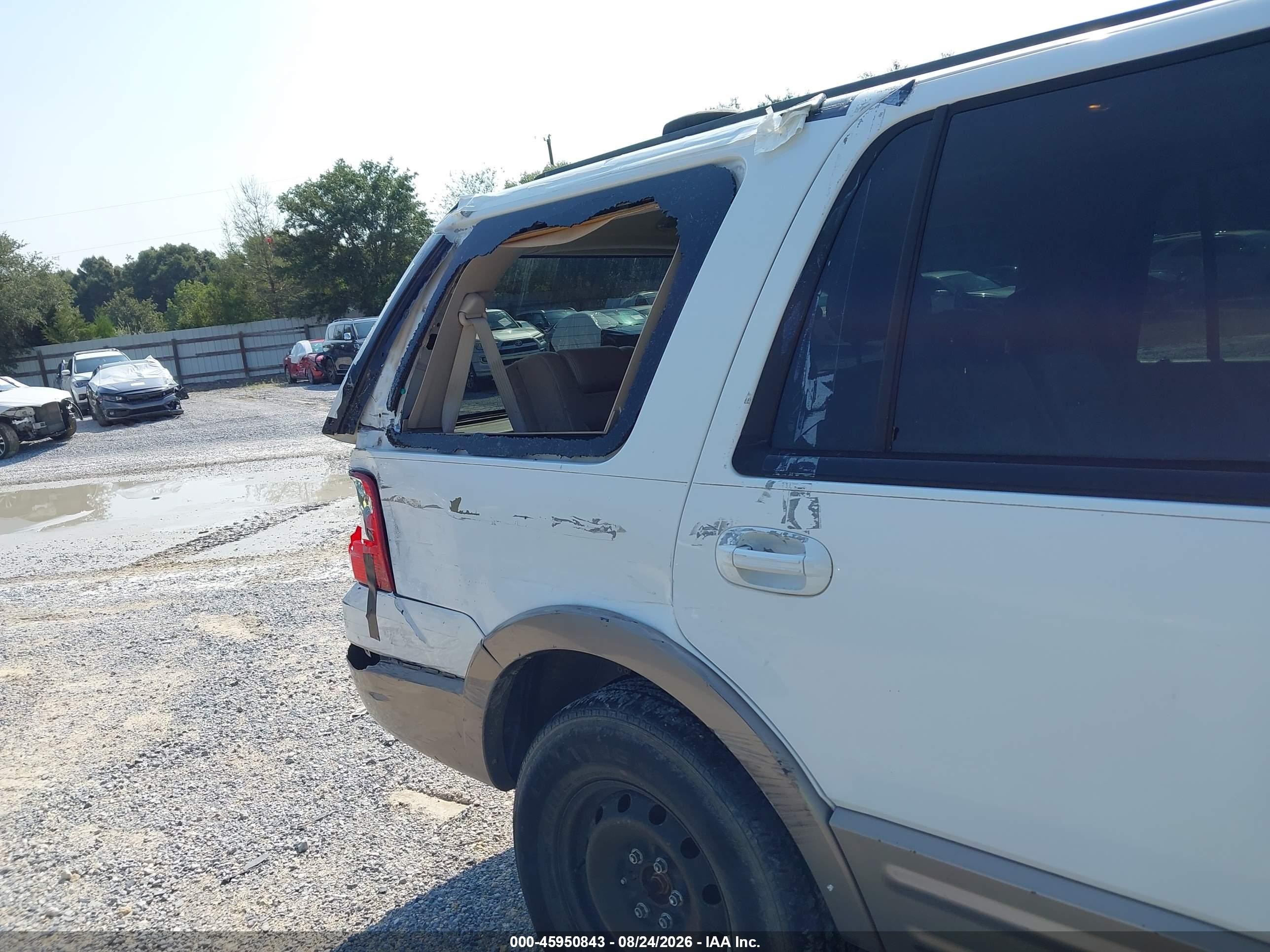 2004 Ford Expedition Eddie Bauer White vin: 1FMPU18L54LB80745