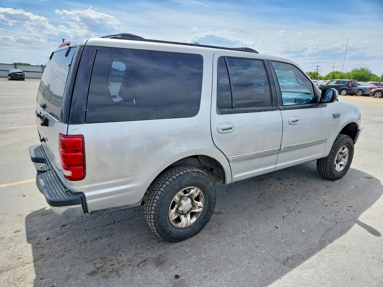 1998 Ford Expedition Silver vin: 1FMPU18L5WLC12547