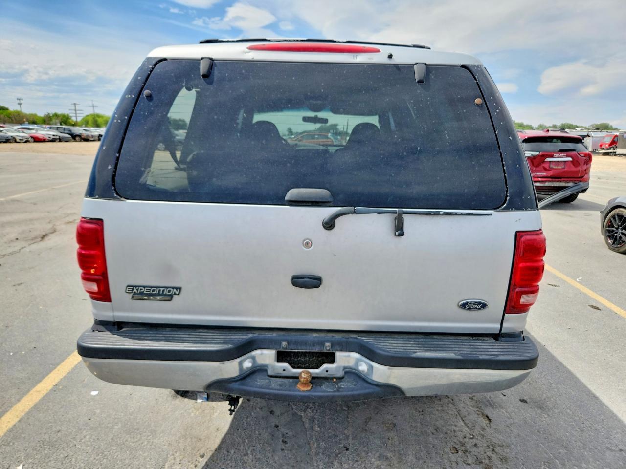 1998 Ford Expedition Silver vin: 1FMPU18L5WLC12547