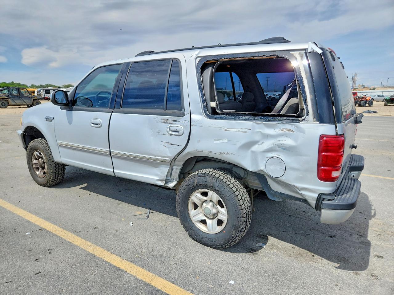 1998 Ford Expedition Silver vin: 1FMPU18L5WLC12547