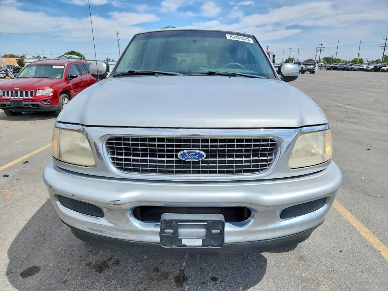1998 Ford Expedition Silver vin: 1FMPU18L5WLC12547
