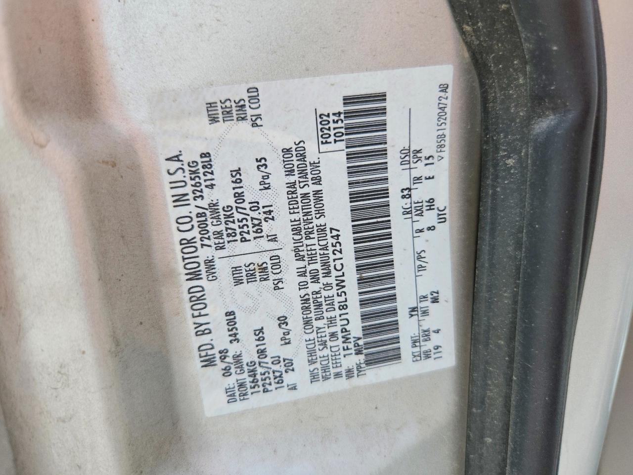 1998 Ford Expedition Silver vin: 1FMPU18L5WLC12547