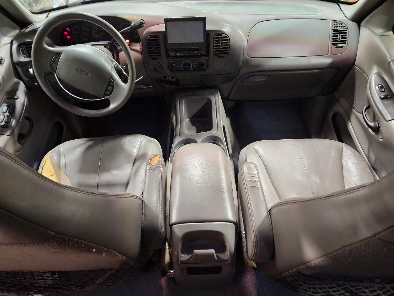 1998 Ford Expedition White vin: 1FMPU18L6WLC32922