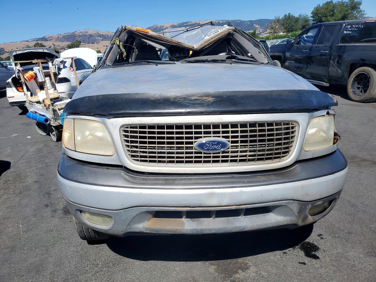 1999 Ford Expedition Серебряный vin: 1FMPU18L6XLB68155