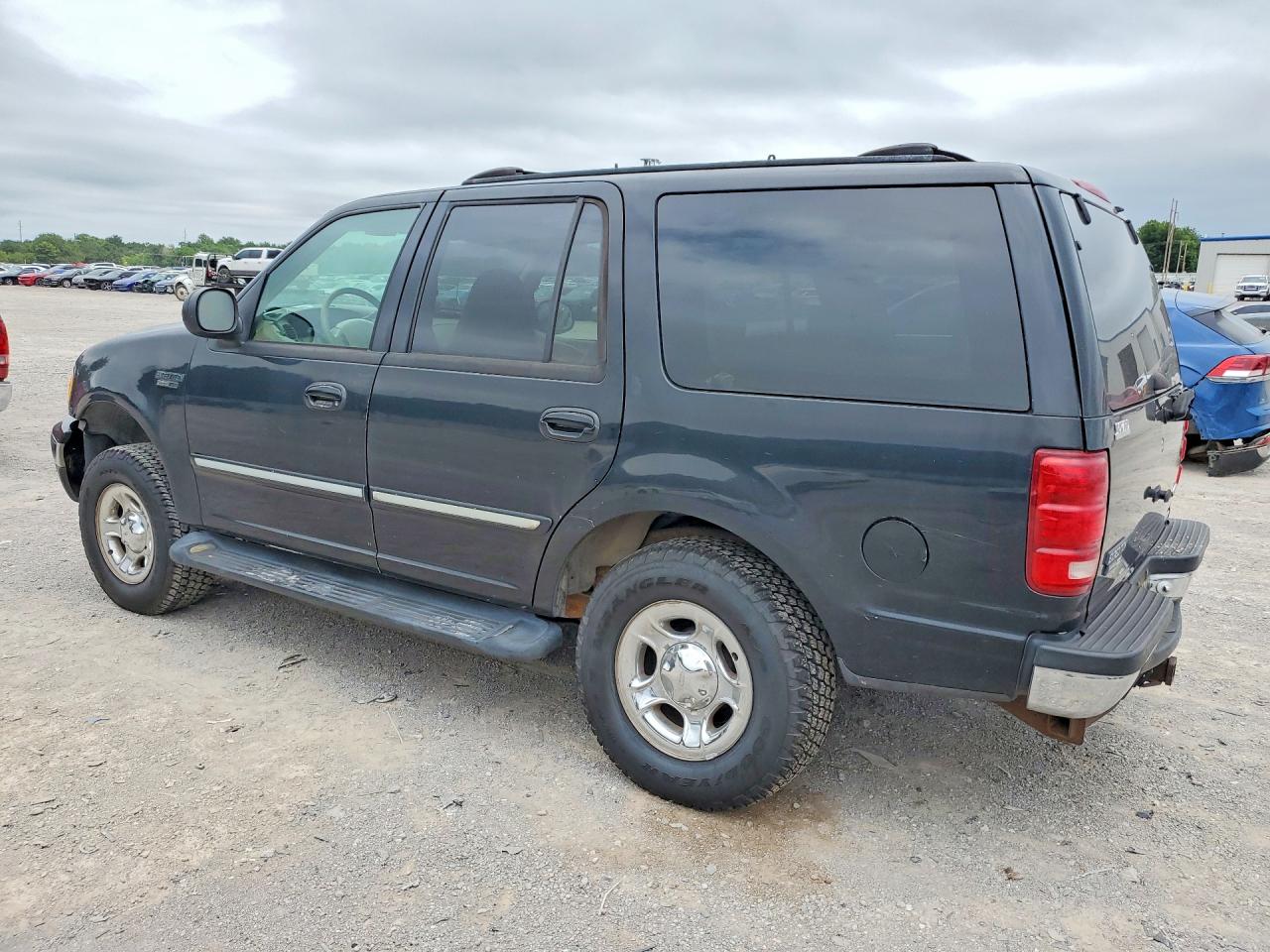 1999 Ford Expedition Xlt 119" Black vin: 1FMPU18L7XLA98147