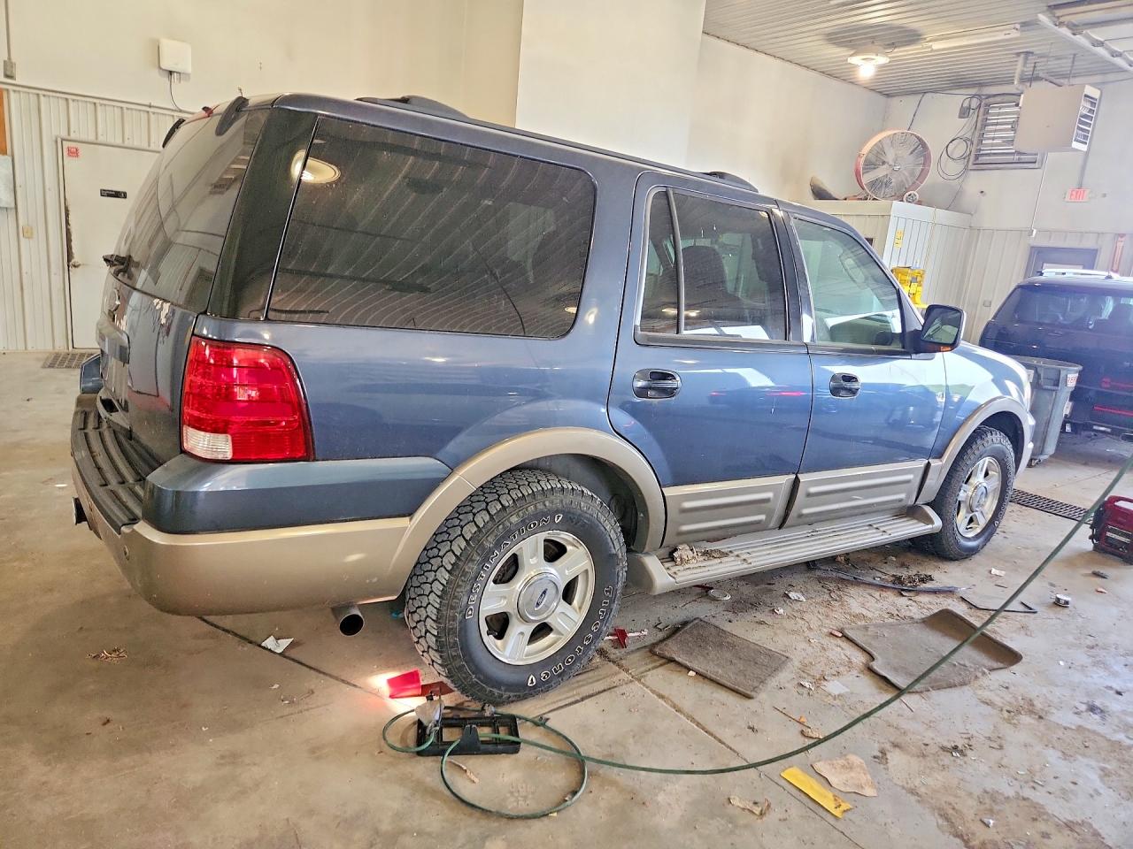 2004 Ford Expedition Eddie Bauer Синий vin: 1FMPU18L84LA28104