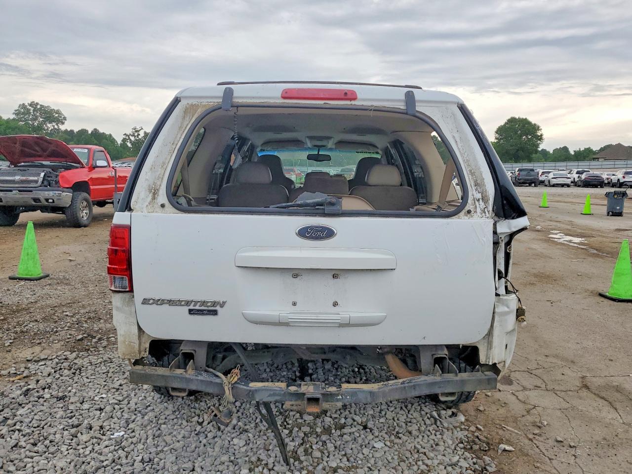 2004 Ford Expedition Eddie Bauer Белый vin: 1FMPU18L84LA63368