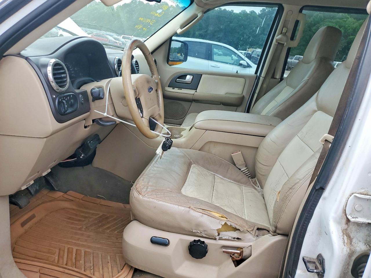 2004 Ford Expedition Eddie Bauer Белый vin: 1FMPU18L84LA63368