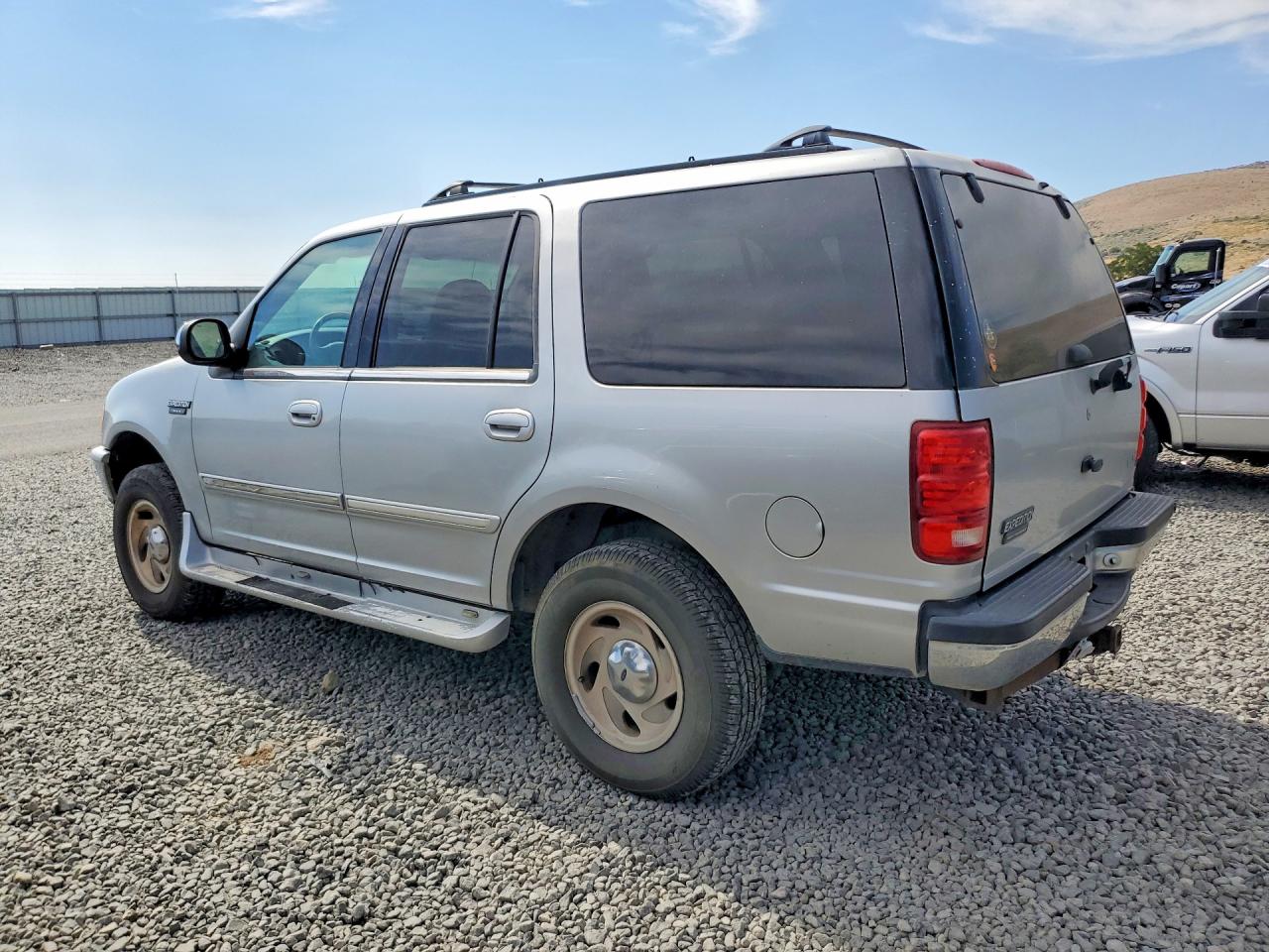 1998 Ford Expedition Silver vin: 1FMPU18L8WLC03468