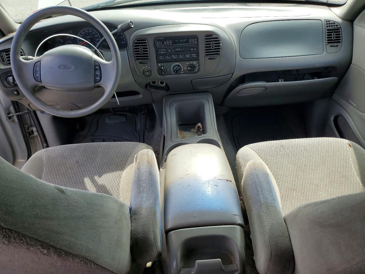 1998 Ford Expedition Silver vin: 1FMPU18L8WLC03468