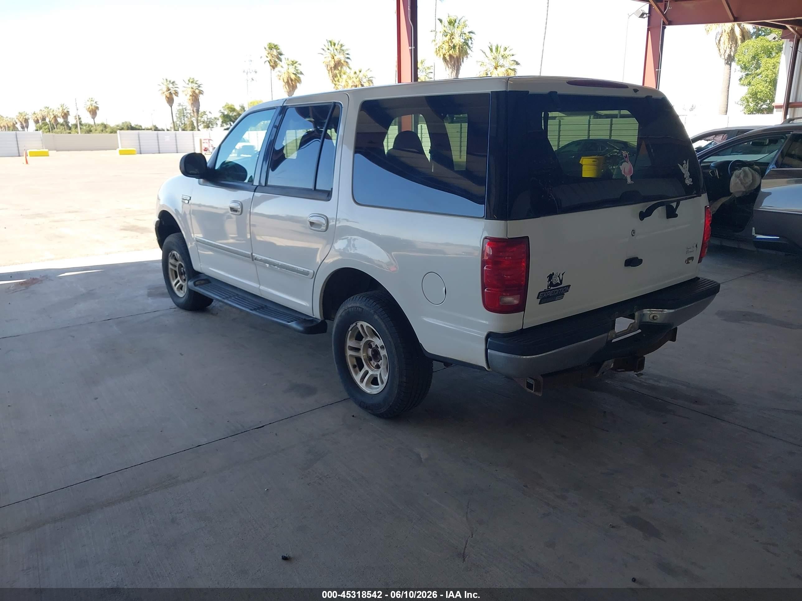 1999 Ford Expedition Eddie Bauer/xlt White vin: 1FMPU18L8XLB47047