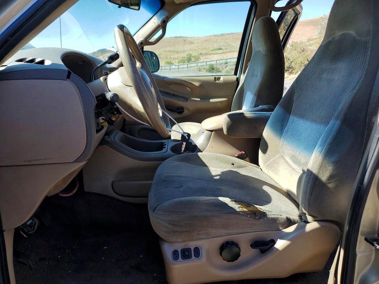 1999 Ford Expedition Tan vin: 1FMPU18L8XLB63510