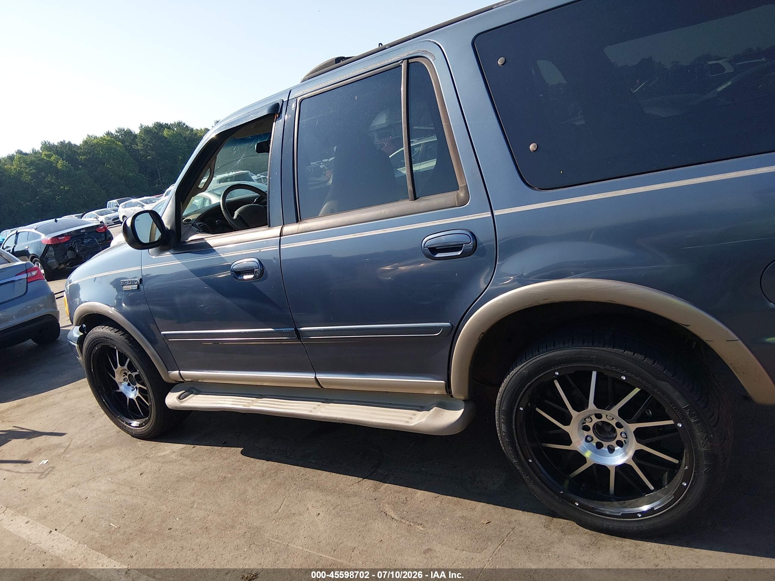 2000 Ford Expedition Eddie Bauer Blue vin: 1FMPU18L8YLA02351