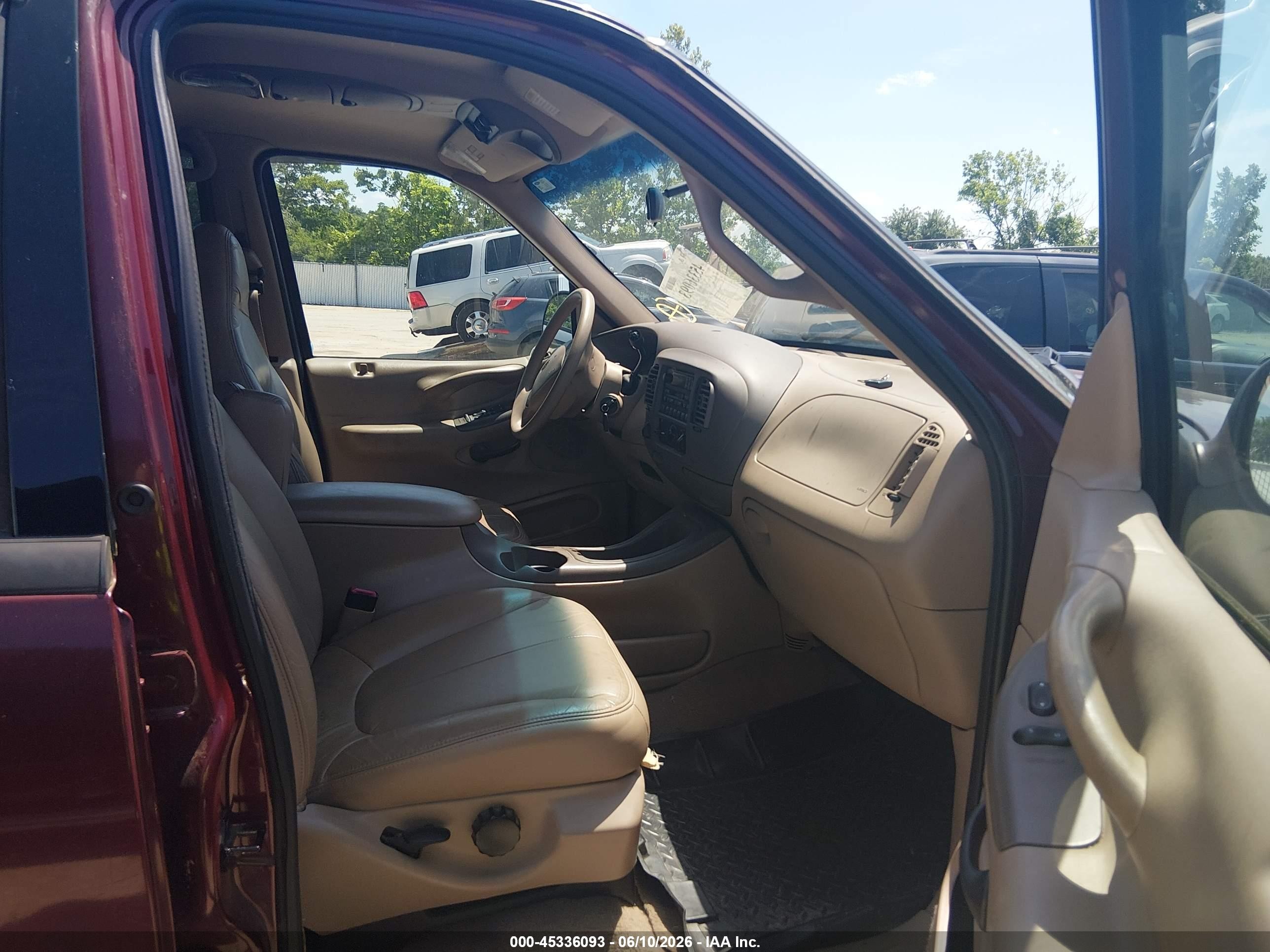 1999 Ford Expedition Eddie Bauer/xlt Red vin: 1FMPU18L9XLC28574