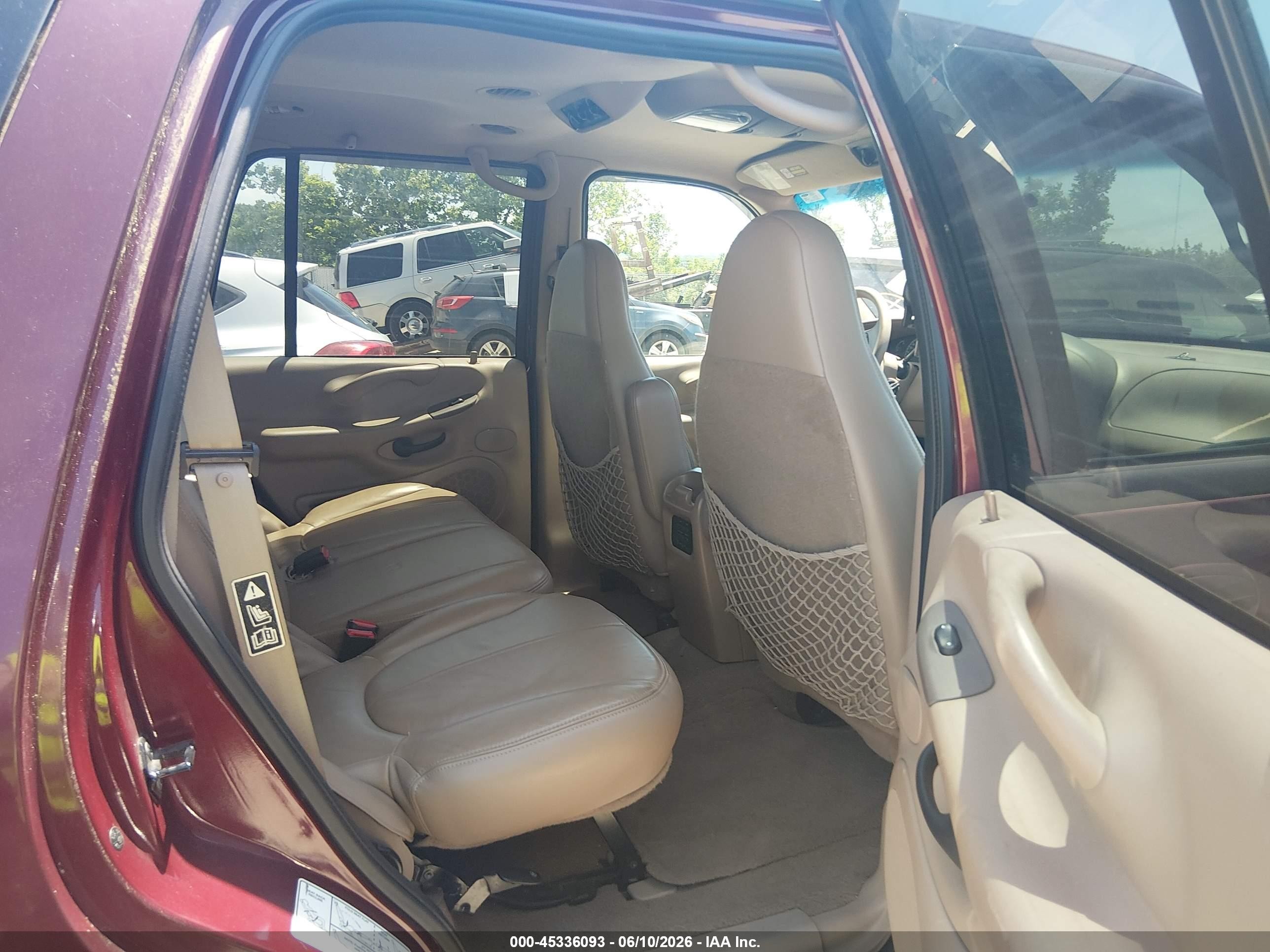 1999 Ford Expedition Eddie Bauer/xlt Red vin: 1FMPU18L9XLC28574