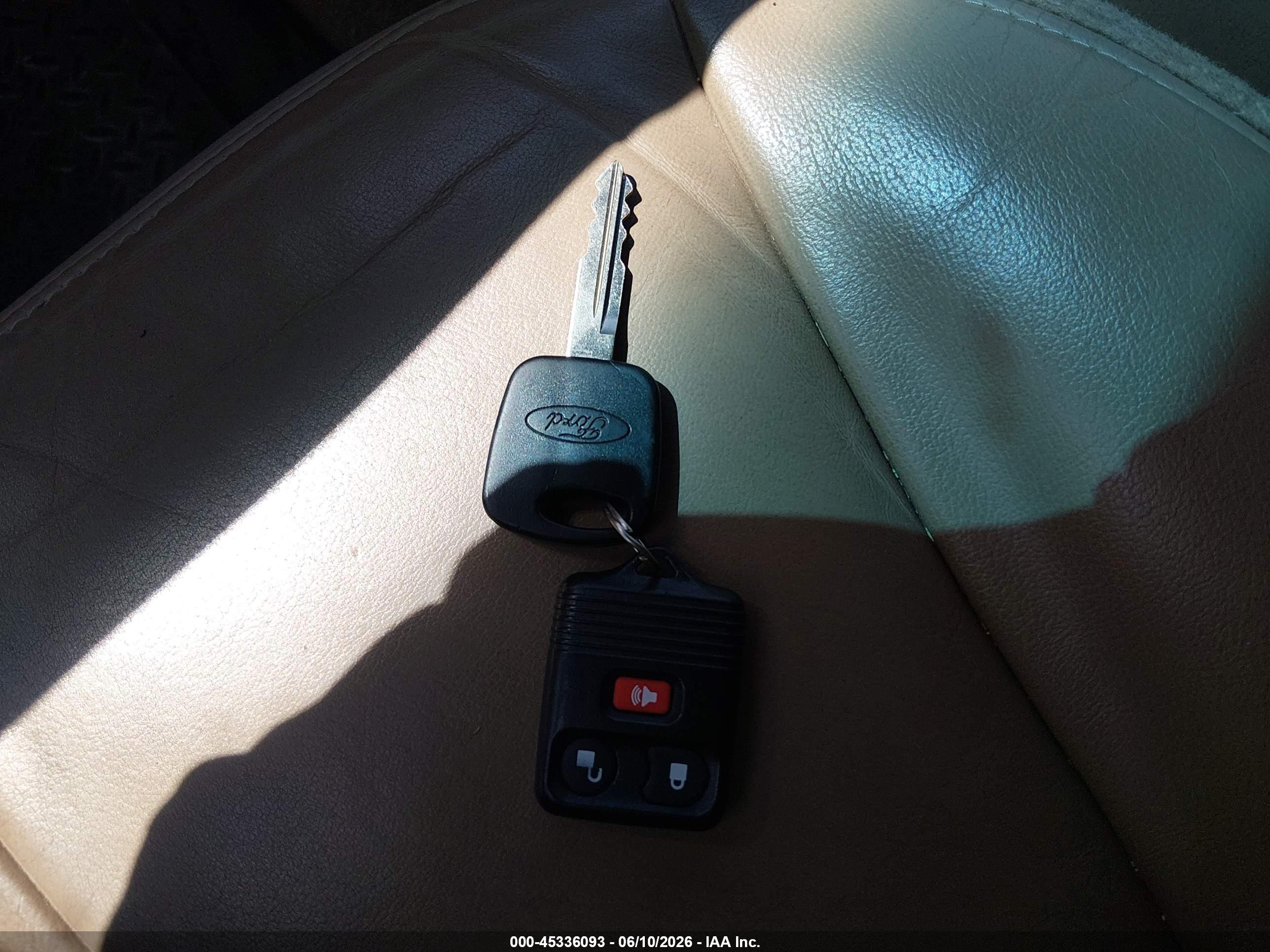 1999 Ford Expedition Eddie Bauer/xlt Red vin: 1FMPU18L9XLC28574