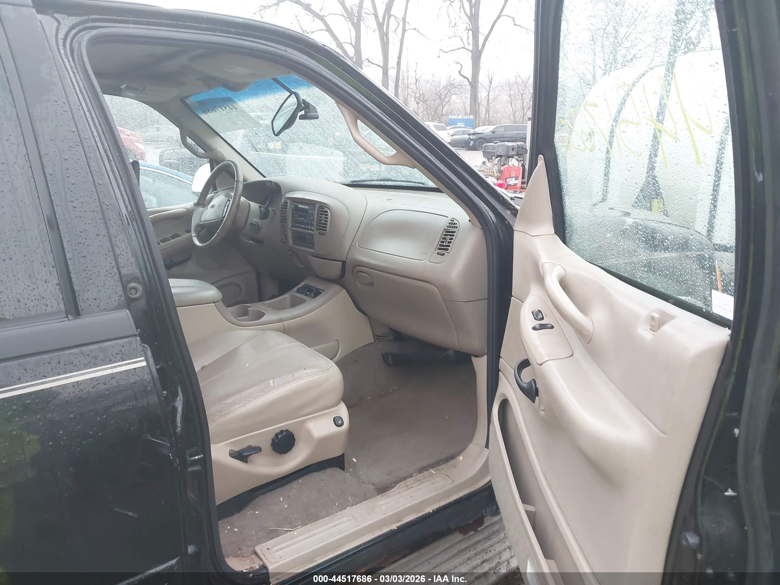 2002 Ford Expedition Eddie Bauer Black vin: 1FMPU18LX2LA55463