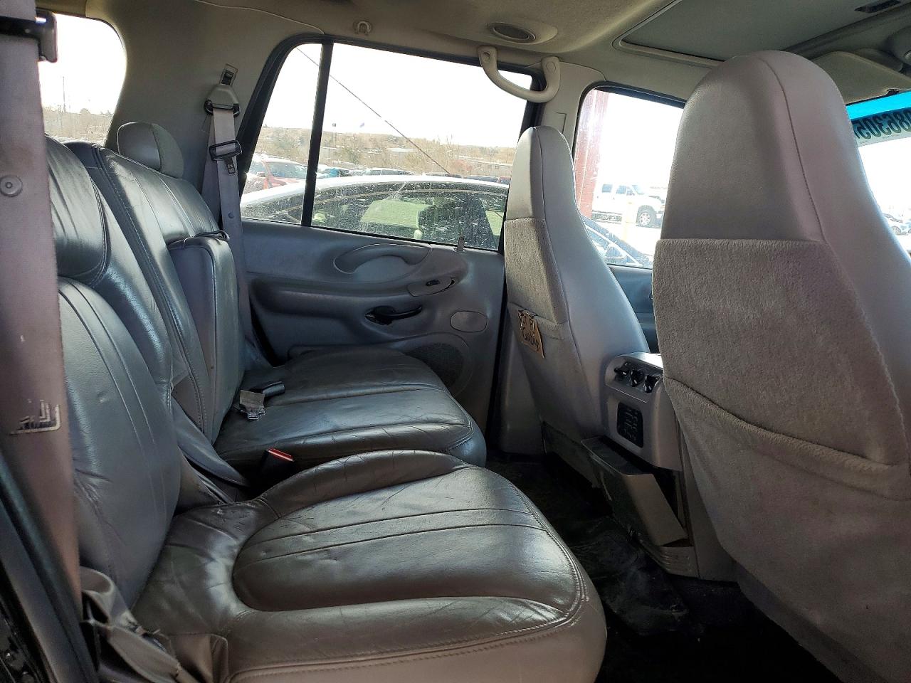 2000 Ford Expedition Eddie Bauer Black vin: 1FMPU18LXYLC35552