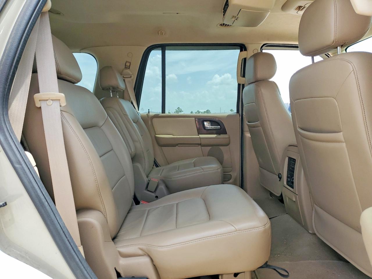 2006 Ford Expedition Limited Белый vin: 1FMPU19556LA81894