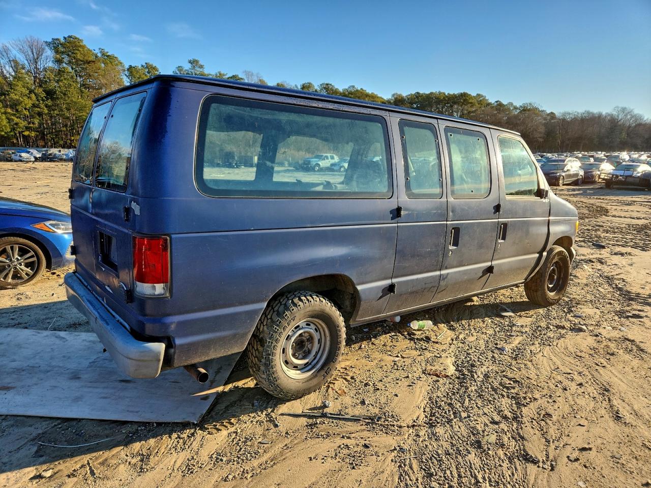 2000 Ford Econoline E150 Wagon Blue vin: 1FMRE1129YHA77697
