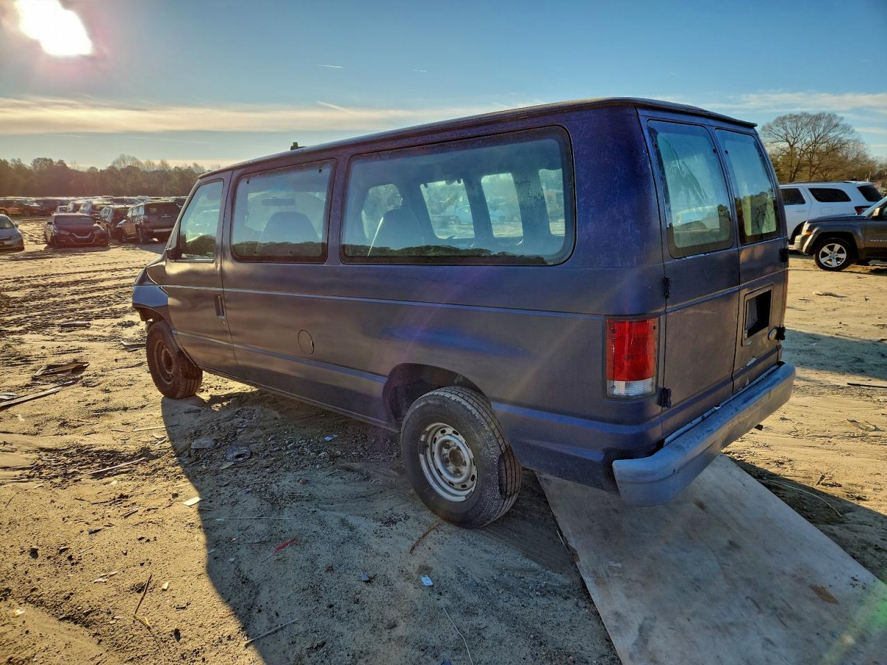 2000 Ford Econoline E150 Wagon Blue vin: 1FMRE1129YHA77697